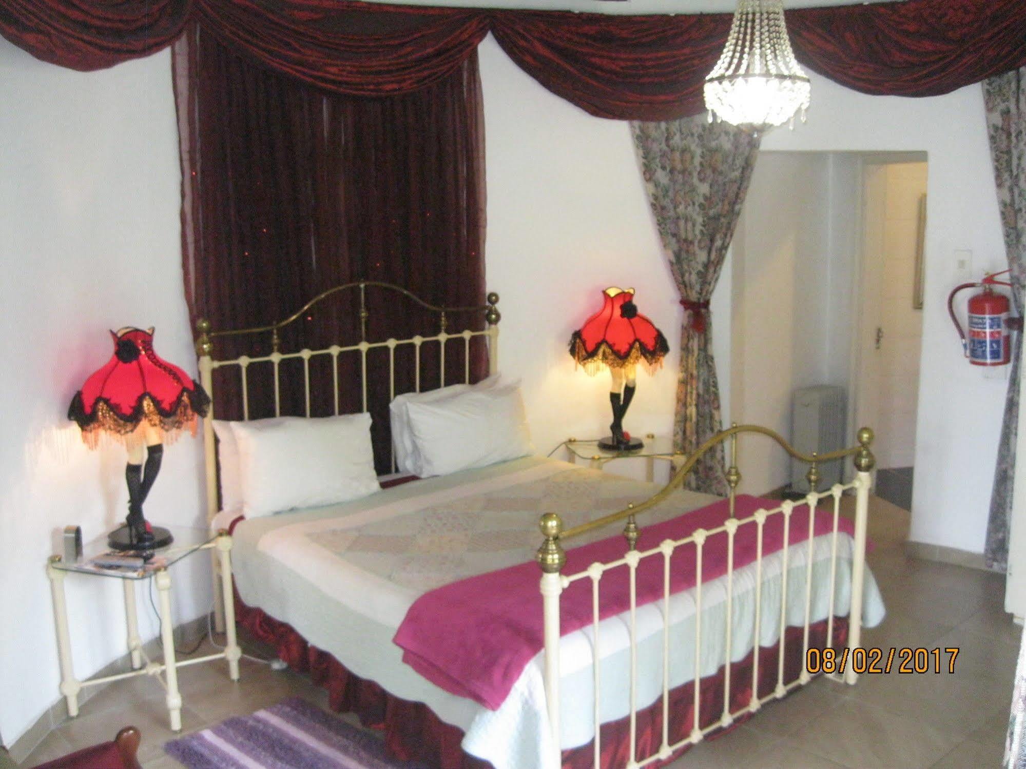 Treetops & Treats Guest House Pretoria-Noord Exterior foto